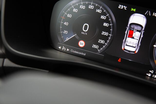 Volvo XC40 1.5 T4 Plug-in hybrid Core Bright , Carplay, Achteruitrijcamera, Stoel/stuurverwarming,