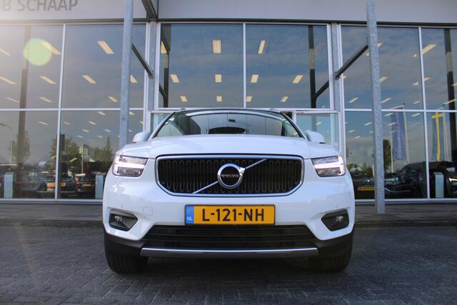Volvo XC40 T2 130PK Automaat Business Pro | BLIS | Camera achter | Parkeersensoren | Apple/android Carplay | Pilot Assist |