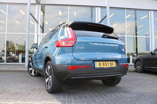 Volvo XC40 Recharge Ultimate 70 kWh | Fjord blue Carpet | 360 | H&K audio | Panorama dak | Stoel/stuurwiel verwarming | BLIS |