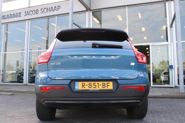 Volvo XC40 Recharge Ultimate 70 kWh | Fjord blue Carpet | 360 | H&K audio | Panorama dak | Stoel/stuurwiel verwarming | BLIS |