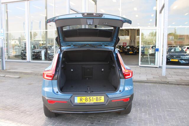 Volvo XC40 Recharge Ultimate 70 kWh | Fjord blue Carpet | 360 | H&K audio | Panorama dak | Stoel/stuurwiel verwarming | BLIS |