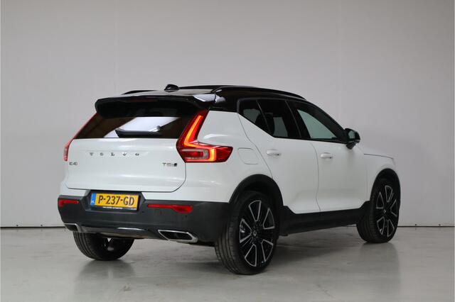 Volvo XC40 2.0 T5 AWD R-Design | Pano | Stoel+Stuur verwarmd | Acc | Harman Kardon