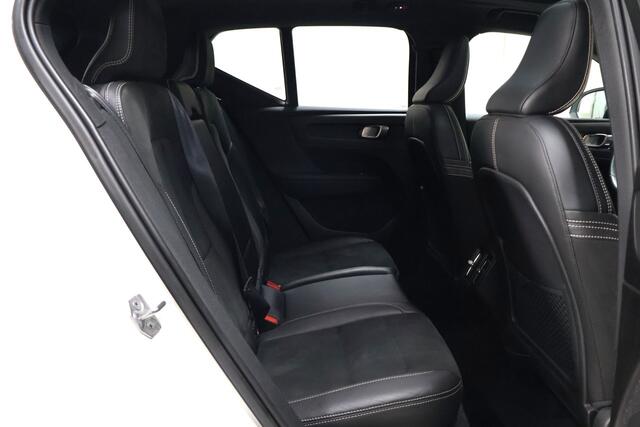 Volvo XC40 2.0 T5 AWD R-Design | Pano | Stoel+Stuur verwarmd | Acc | Harman Kardon