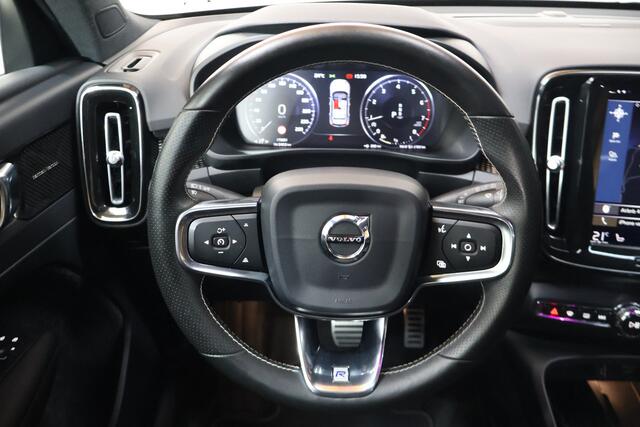Volvo XC40 2.0 T5 AWD R-Design | Pano | Stoel+Stuur verwarmd | Acc | Harman Kardon