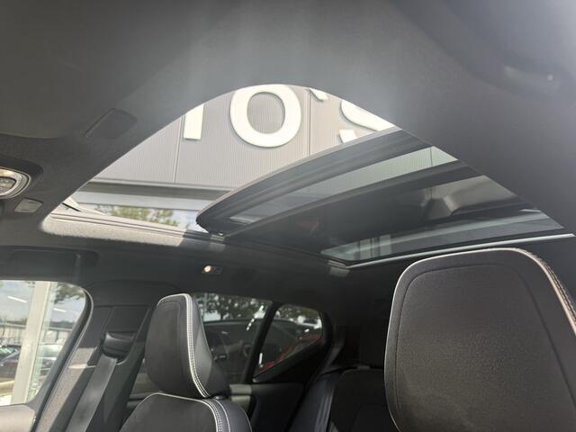 Volvo XC40 2.0 D4 AWD R-Design | Nieuw binnen | Trekhaak | Pano