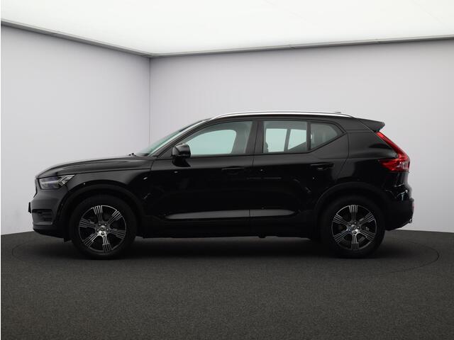 Volvo XC40 T4 190pk Automaat Momentum Pro / Trekhaak / Cruise Control / Elektrische Achterklep / Parkeersensoren Achter / All-Seasonbanden /