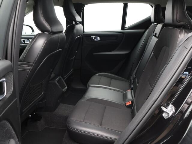 Volvo XC40 T4 190pk Automaat Momentum Pro / Trekhaak / Cruise Control / Elektrische Achterklep / Parkeersensoren Achter / All-Seasonbanden /