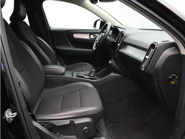 Volvo XC40 T4 190pk Automaat Momentum Pro / Trekhaak / Cruise Control / Elektrische Achterklep / Parkeersensoren Achter / All-Seasonbanden /
