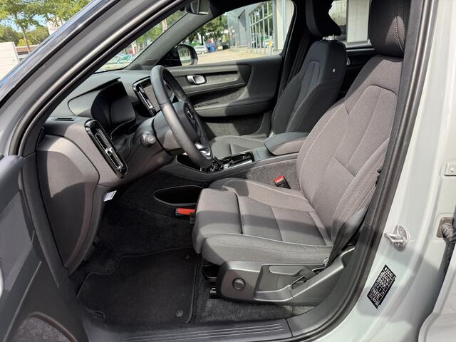 Volvo XC40 Single Motor Extended Range Plus 82 kWh / Dealer Onderhouden / 94.18% SOH / Elektrische Trekhaak / 1500KG Trekgewicht / Apple Carplay&Android Auto / Achteruitrij Camera /