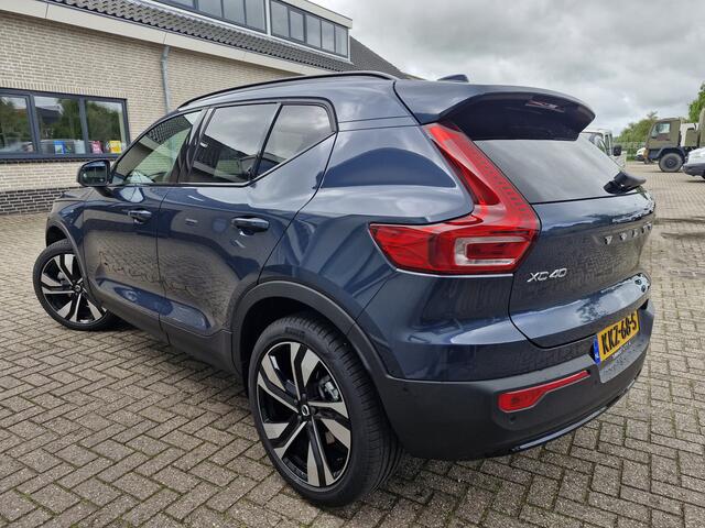Volvo XC40 B4 Plus Dark met Lighting Pack (koplampen adaptief, koplampreiniging, matrix led koplampen, mistlampen voor) en Elektrisch glazen panorama-dak en trekhaak inklapbaar en nog meer meer.....