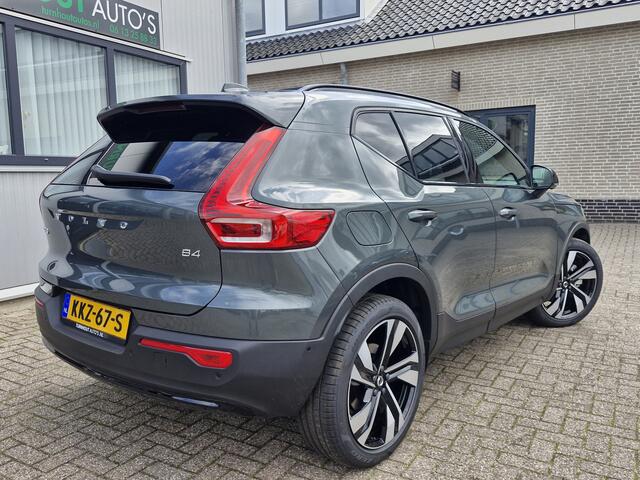 Volvo XC40 B4 Plus Dark met Lighting Pack (koplampen adaptief, koplampreiniging, matrix led koplampen, mistlampen voor) en Elektrisch glazen panorama-dak en trekhaak inklapbaar en nog meer meer.....