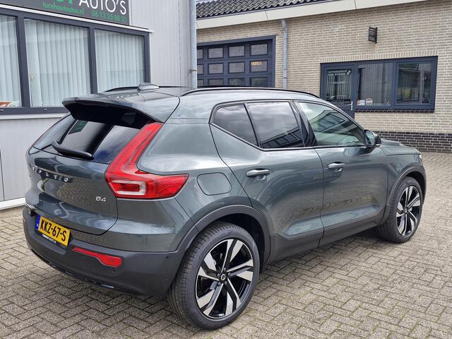 Volvo XC40 B4 Plus Dark met Lighting Pack (koplampen adaptief, koplampreiniging, matrix led koplampen, mistlampen voor) en Elektrisch glazen panorama-dak en trekhaak inklapbaar en nog meer meer.....