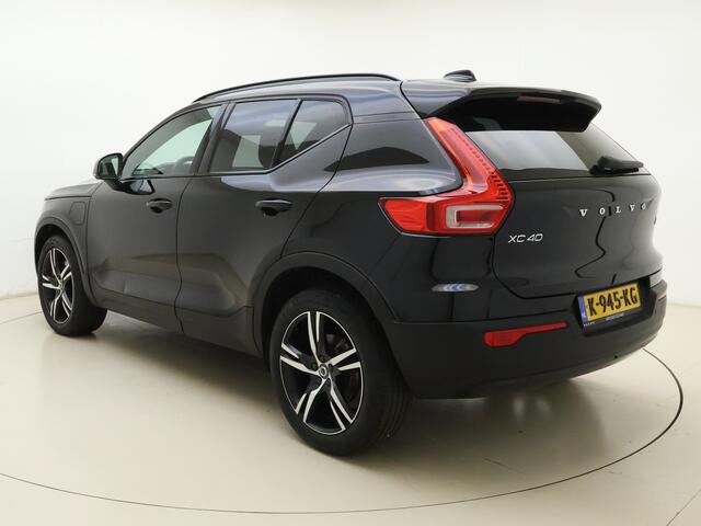 Volvo XC40 T5 262PK R-Design | BLIS | Adapt. Cruise Control | Camera |Stoel/stuur verwarming | Getint Glas | Nubuck | Lava Orange tapijt |