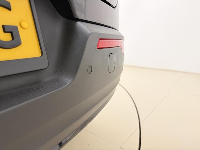 Volvo XC40 T5 262PK R-Design | BLIS | Adapt. Cruise Control | Camera |Stoel/stuur verwarming | Getint Glas | Nubuck | Lava Orange tapijt |