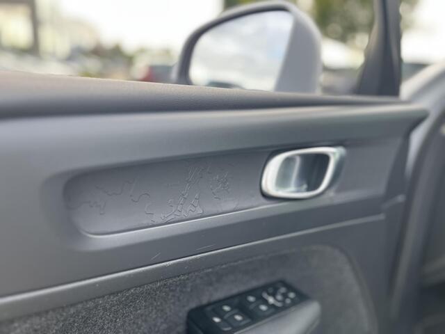 Volvo XC40 T2 Momentum | Parkeercamera | Climate Control | Apple Carplay |