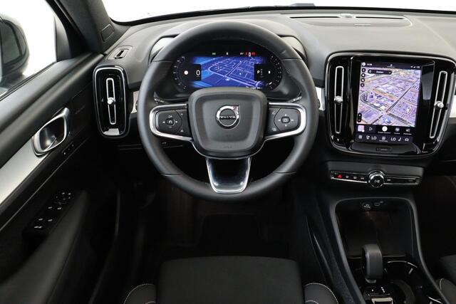 Volvo XC40 B4 (M-HYBRID) PLUS DARK -PANO.DAK|HARMAN/KARDON|CAMERA|POWER-SEATS|VERW.VOORRUIT|PRIVACY.GLAS|TREKHAAK|18"