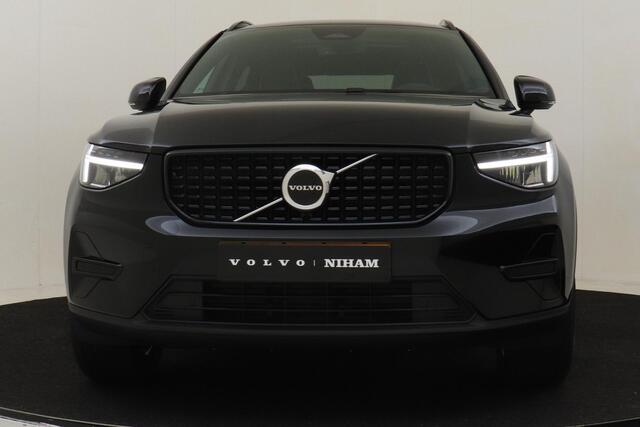 Volvo XC40 B4 (M-HYBRID) PLUS DARK -PANO.DAK|HARMAN/KARDON|CAMERA|POWER-SEATS|VERW.VOORRUIT|PRIVACY.GLAS|TREKHAAK|18"