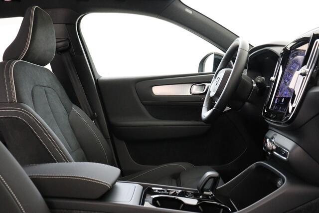 Volvo XC40 B4 (M-HYBRID) PLUS DARK -PANO.DAK|HARMAN/KARDON|CAMERA|POWER-SEATS|VERW.VOORRUIT|PRIVACY.GLAS|TREKHAAK|18"