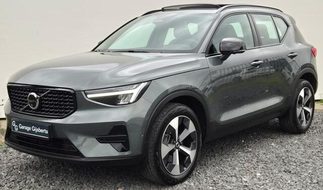Volvo XC40 2.0 B3 Ultra Dark 19" Wielen - Panoramadak - Harman Kardon Audio - 360 Camera - R980 Interieur - Power seats met memory - Full led koplampen -Donkere hemel