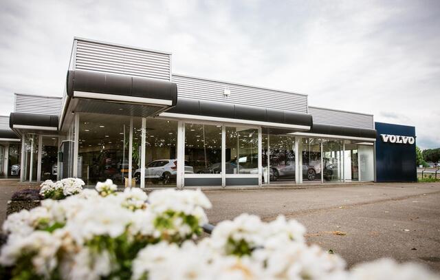 Volvo XC40 2.0 T4 R-Design | Panoramadak | Stoelverwarming | Elektrisch verstelbare stoel met geheugenfunctie | Camera |