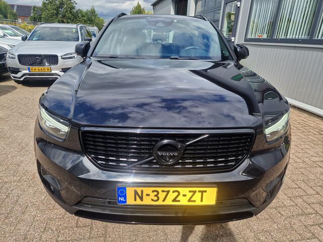 Volvo XC40 T4 Recharge R-Design Luxury-pakket (audio installatie premium, elektrisch verstelbare passagiersstoel, elektrisch verstelb. bestuurdersstoel met geheugen, elektrisch glazen panorama-dak, parkeersensor voor, rondomzicht camera)
