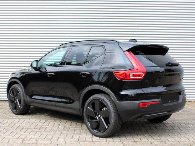 Volvo XC40 2.0 B4 Plus Black Edition Automaat / Panoramadak / 360* Camera / Trekhaak / 20" velgen / Verwarmd voorraam / Reservewiel