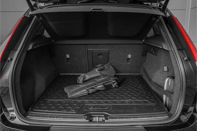 Volvo XC40 1.5 T5 Recharge R-Design ACC H&K Keyless Camera