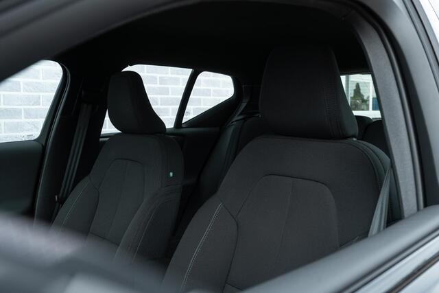Volvo XC40 Single Motor Core 69 kWh | Parkeercamera | Parkeersensoren Voor en Achter | Google | Apple Carplay | Cruise Control | Draadloze Telefoonoplader |