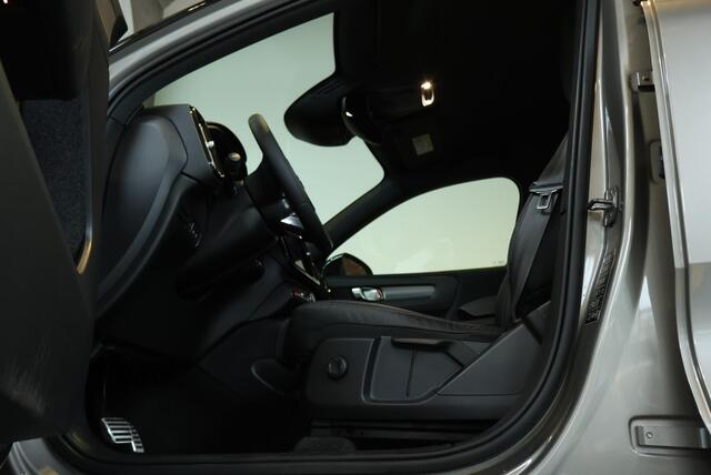 Volvo XC40 T4 Recharge R-Design | Adaptive Cruise Control | Parkeersensoren voor + achter | Parkeercamera | 20'' Lichtmetalen velgen | Dealeronderhouden | Navigatie | 1ste Eigenaar | Lederen Bekleding | Stoelverwarming