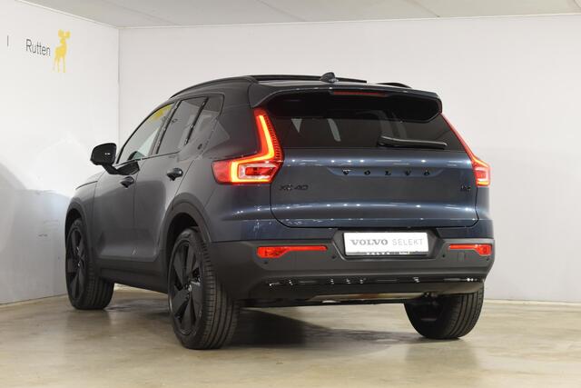 Volvo XC40 B4 211PK Plus Black Edition / Adaptive Cruise control / 360 Camera / Extra getint glas / 20'' velgen / Harman Kardon / Elektrisch verstelbare stoelen met geheugen / Stoel- en stuurverwarming / Elektrisch panorama schuifdak / Trekhaak elektrisch uitklapbaar