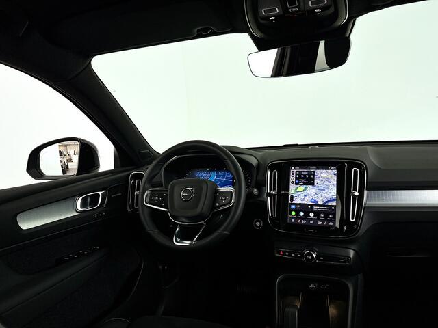 Volvo XC40 B4 Plus Dark | Panoramadak | 360° camera | Harman Kardon | Stoel- en stuurverwarming | Trekhaak