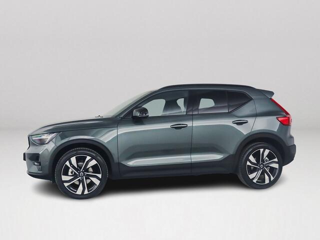 Volvo XC40 B4 Plus Dark | Panoramadak | 360° camera | Harman Kardon | Stoel- en stuurverwarming | Trekhaak