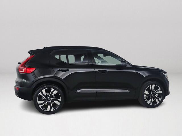 Volvo XC40 B4 Plus Dark | Panoramadak | 360° camera | Harman Kardon | Stoel- en stuurverwarming | Trekhaak