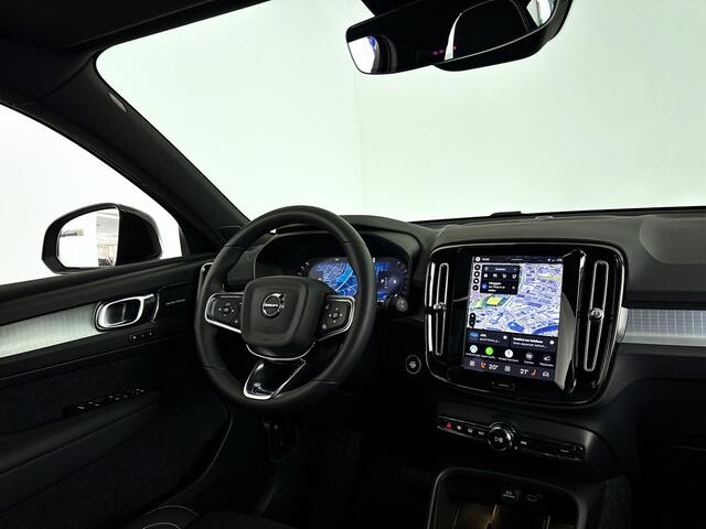 Volvo XC40 B4 Plus Dark | Panoramadak | 360° camera | Harman Kardon | Stoel- en stuurverwarming | Trekhaak