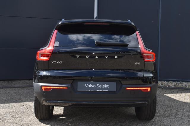 Volvo XC40 B4 Plus Dark | Trekhaak | Verwarmbare voorstoelen, voorruit en stuurwiel | Premium audio by Harman Kardon | Apple carplay/Android auto | Keyless
