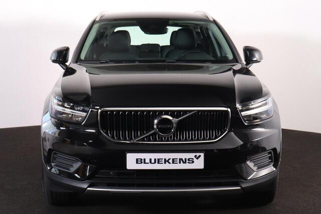 Volvo XC40 T3 Momentum Pro - IntelliSafe Assist & Surround - Parkeercamera achter - Verwarmde voorstoelen - Parkeersensoren voor & achter - Volvo On Call - 18' LMV