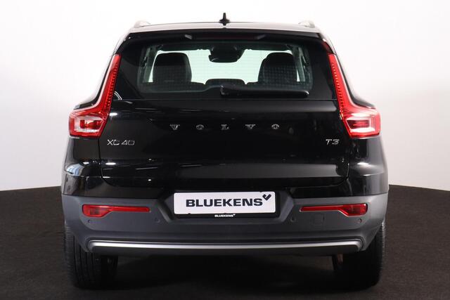 Volvo XC40 T3 Momentum Pro - IntelliSafe Assist & Surround - Parkeercamera achter - Verwarmde voorstoelen - Parkeersensoren voor & achter - Volvo On Call - 18' LMV