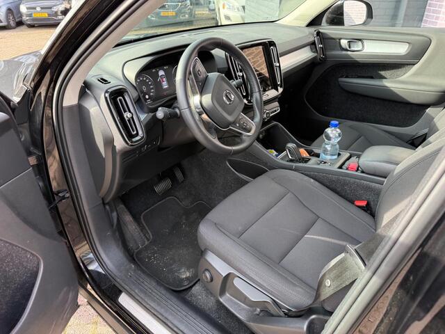 Volvo XC40 1.5 T5 Recharge Business Pro | Trekhaak | Parkeercamera | Cruise Control | Stoel/stuur verwarming | Parkeersensoren V+A | Keyless entry/start | Actieve Led Koplampen |