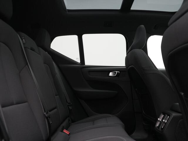 Volvo XC40 Recharge Ultimate 69 kWh 231pk Dealer O.H. | Panodak | Warmtepomp | 360 Camera | Adaptive Cruise | Harman / Kardon | Sportstoelen Memory & Verwarmd | Blis | Keyless | Pilot Assist | Apple Carplay | Stuur Verwarmd | Google Assistent & | 20"L.M |