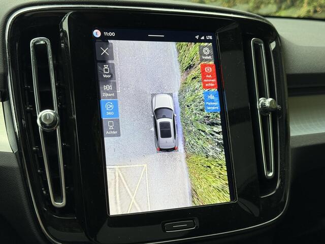 Volvo XC40 B4 Plus Black Edition | Pano dak | 360 camera | Trekhaak | Bliss | Keyless | Elektrische stoelen | Harman / kardon audio | Stuur en stoel verwarming | Cruise control |