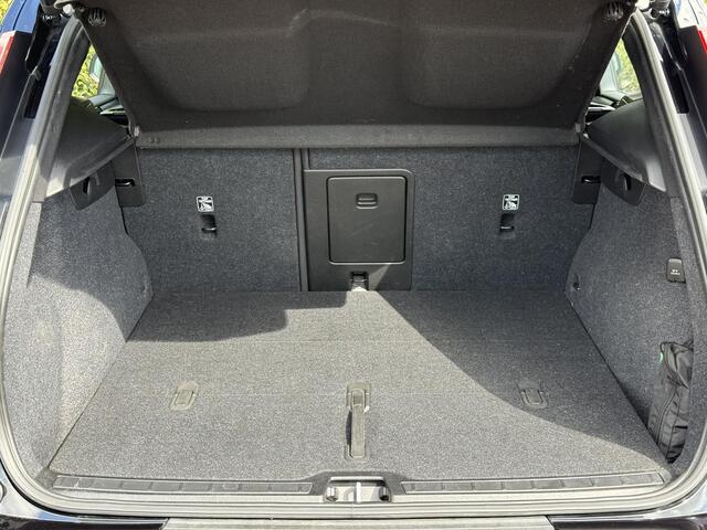 Volvo XC40 B3 Core | Google Navigatie | Parkeer Camera | Aut.