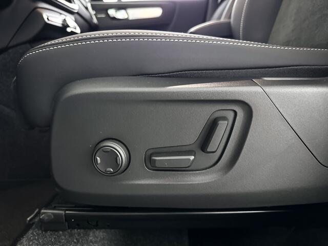 Volvo XC40 B4 Plus Dark | Panoramadak | 360° camera | Harman Kardon | Stoel- en stuurverwarming | Trekhaak