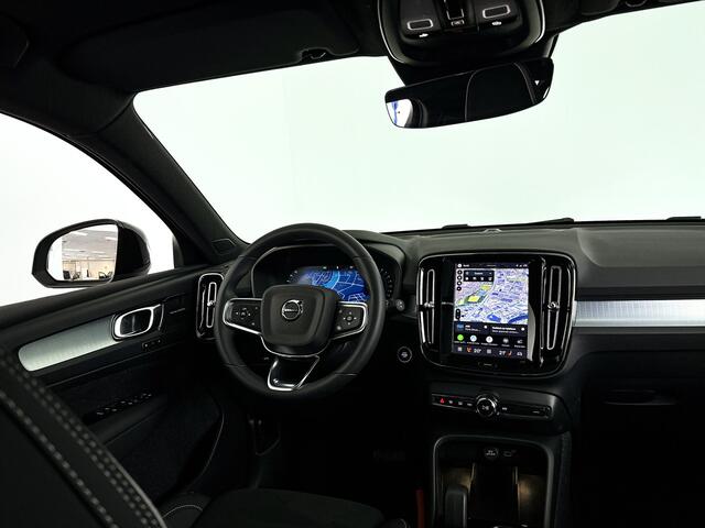Volvo XC40 B4 Plus Dark | Panoramadak | 360° camera | Harman Kardon | Stoel- en stuurverwarming | Trekhaak