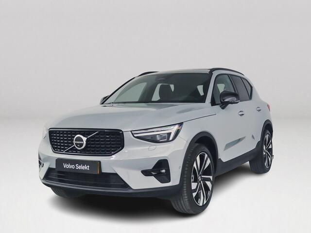 Volvo XC40 B4 Plus Dark | Panoramadak | 360° camera | Harman Kardon | Stoel- en stuurverwarming | Trekhaak