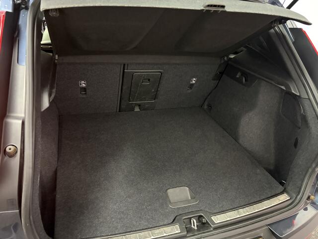 Volvo XC40 2.0 T4 190pk AUT8 Inscription Leer/ Stoelverw./ Camera/ Navigatie