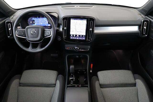 Volvo XC40 B4 (M-HYBRID) PLUS DARK -HARMAN/KARDON|CAMERA|ADAP.CRUISE|POWER-SEATS|VERW.VOORRUIT|PRIVACY.GLAS|TREKHAAK|18"