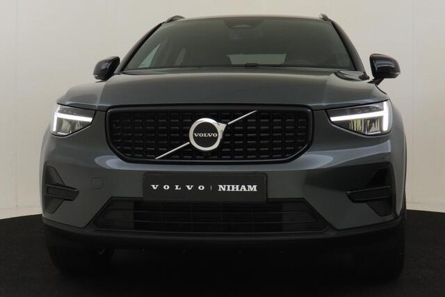 Volvo XC40 B4 (M-HYBRID) PLUS DARK -HARMAN/KARDON|CAMERA|ADAP.CRUISE|POWER-SEATS|VERW.VOORRUIT|PRIVACY.GLAS|TREKHAAK|18"