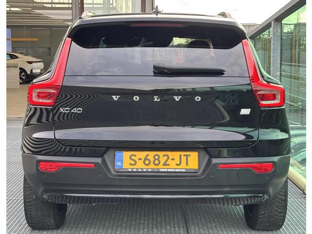 Volvo XC40 1.5 T5 Recharge Inscription Automaat, Verwarmde stoelen + stuur, Parkeer camera, Harman-Kardon Premium audio, Electrisch verstelbare stoelentrekhaak semi electrisch, ACC, Blis