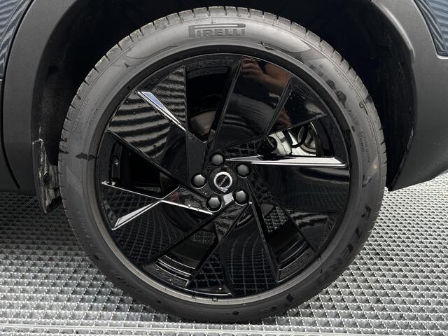Volvo XC40 2.0 B4 Plus Black Edition Mild hybrid, Automaat, Panoramadak, 20 inch wielen, Trekhaak semi elektrisch wegklapbaar, Extra getinte ramen vanaf B-stijl, Harman Kardon audio, 360 graden parkeercamera