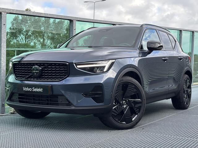 Volvo XC40 2.0 B4 Plus Black Edition Mild hybrid, Automaat, Panoramadak, 20 inch wielen, Trekhaak semi elektrisch wegklapbaar, Extra getinte ramen vanaf B-stijl, Harman Kardon audio, 360 graden parkeercamera